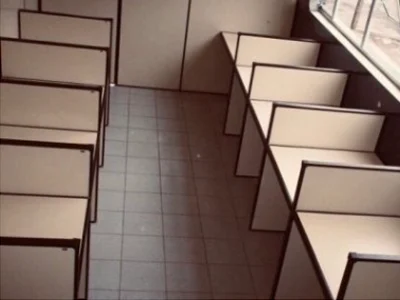 Mesa de escritório em Eucatex